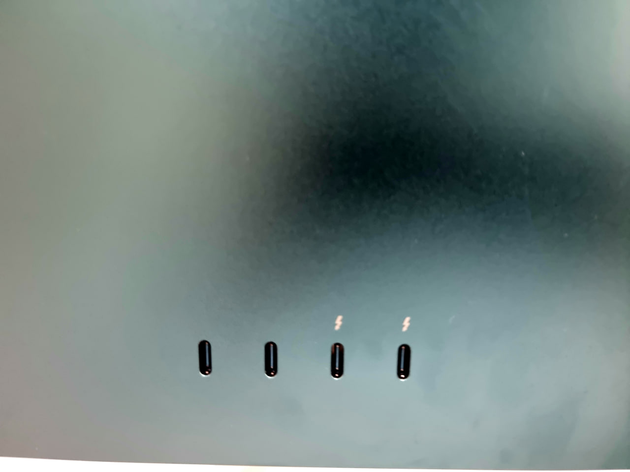 iMac 24" (2023) Retina 4,5K MQRN3 Green (M3 8Core CPU, 10Core GPU/8Gb/256SSD) - Б/У