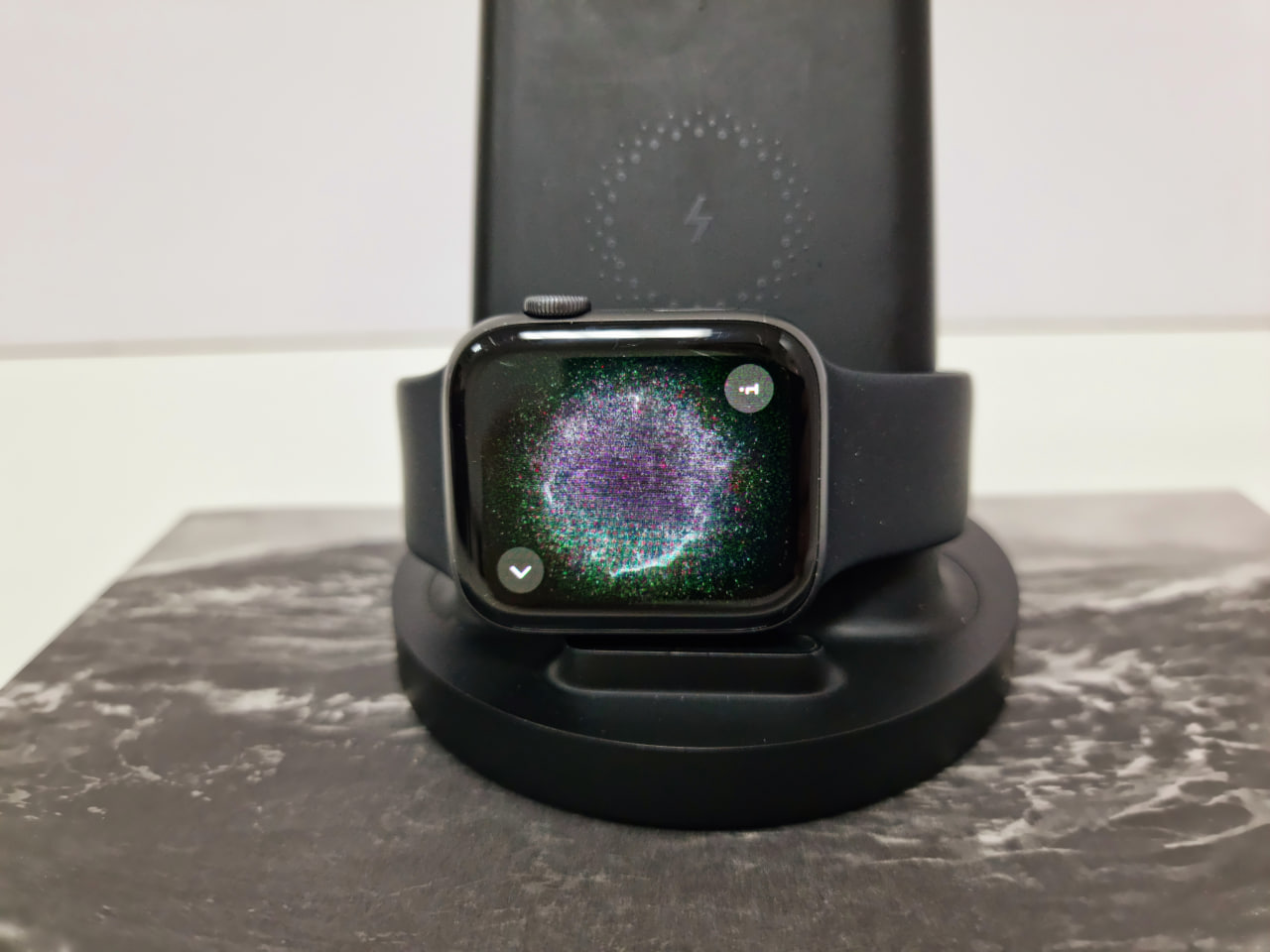 Apple Watch SE 44 мм (2021) (MKQ63) черного цвета (Без коробки) - Б/У Apple Watch SE 44 мм (2021) (MKQ63) черного цвета (Без коробки) - Б/У