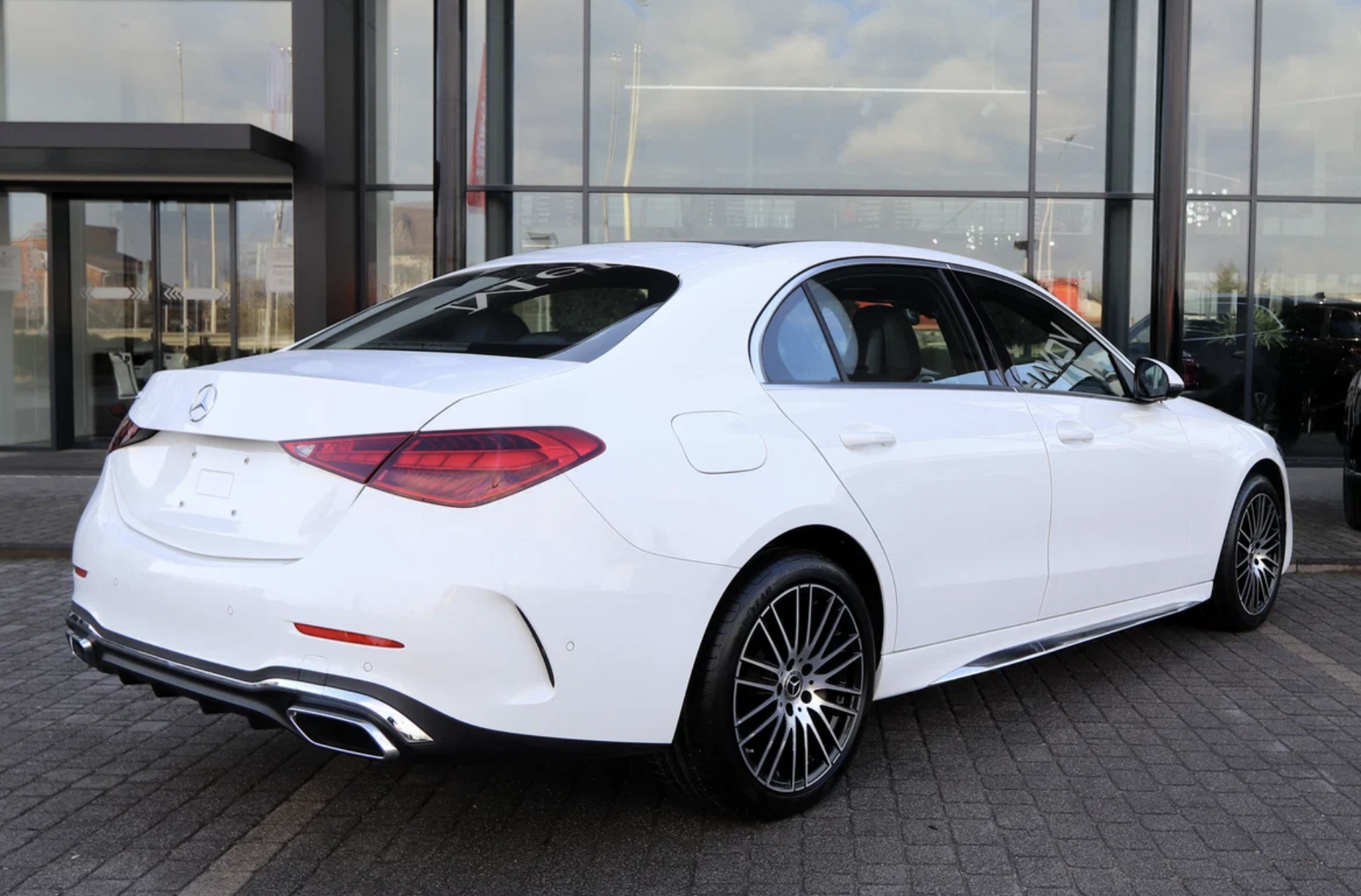 mercedes-Benz C-класс w206 c260 2024 год белый на черном