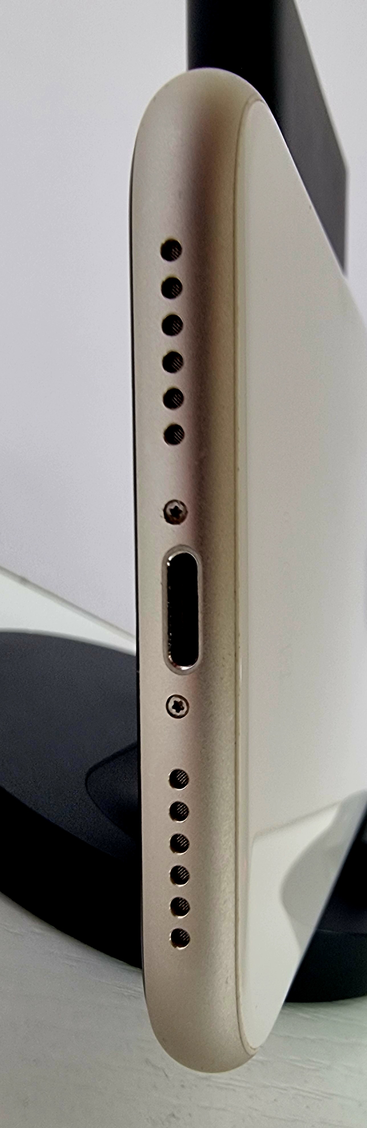 iPhone 11 128Gb White (77% / Без коробки / Темные полосы на экране) - Б/У . . +