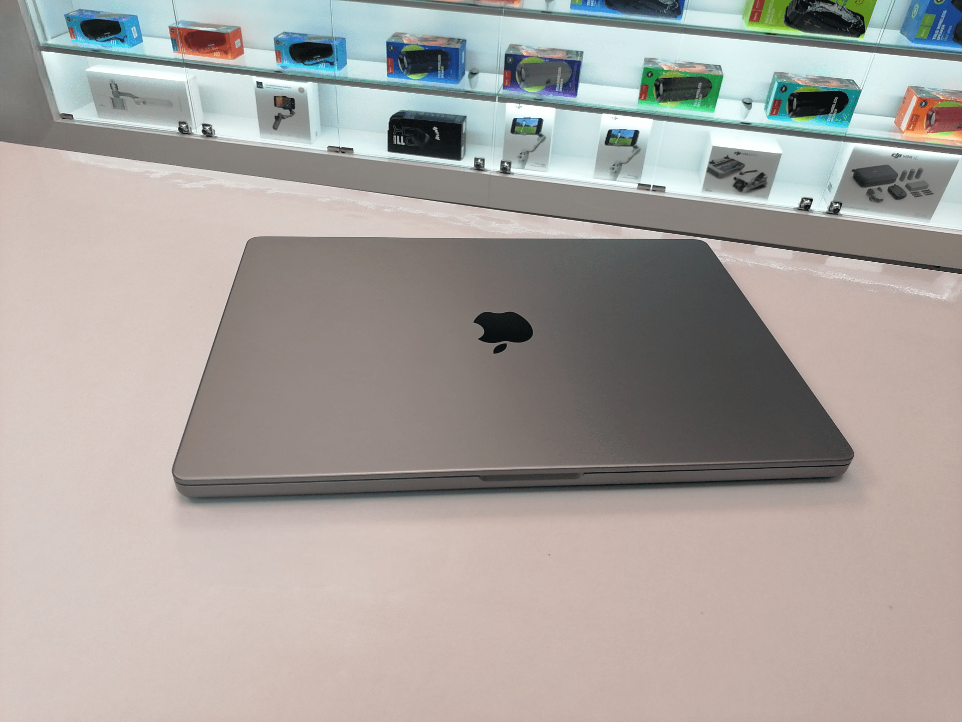 MacBook Pro 16" (Late 2021) MK1A3RU/A Space gray (M1 Max 10C CPU, 32C GPU/32Gb/1Tb SSD) (272 цикла) - Б/У