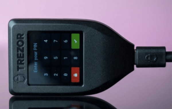 Аппаратный криптокошелек Trezor T холодный кошелек