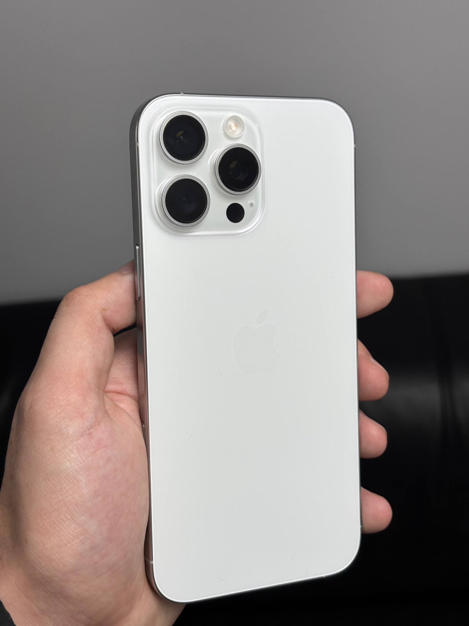 iPhone 16 Pro Max 256Gb White Titanium (100% / 2 sim) - Б/У . . . iPhone 16 Pro Max 256Gb White Titanium (100% / 2 sim) - Б/У . . .