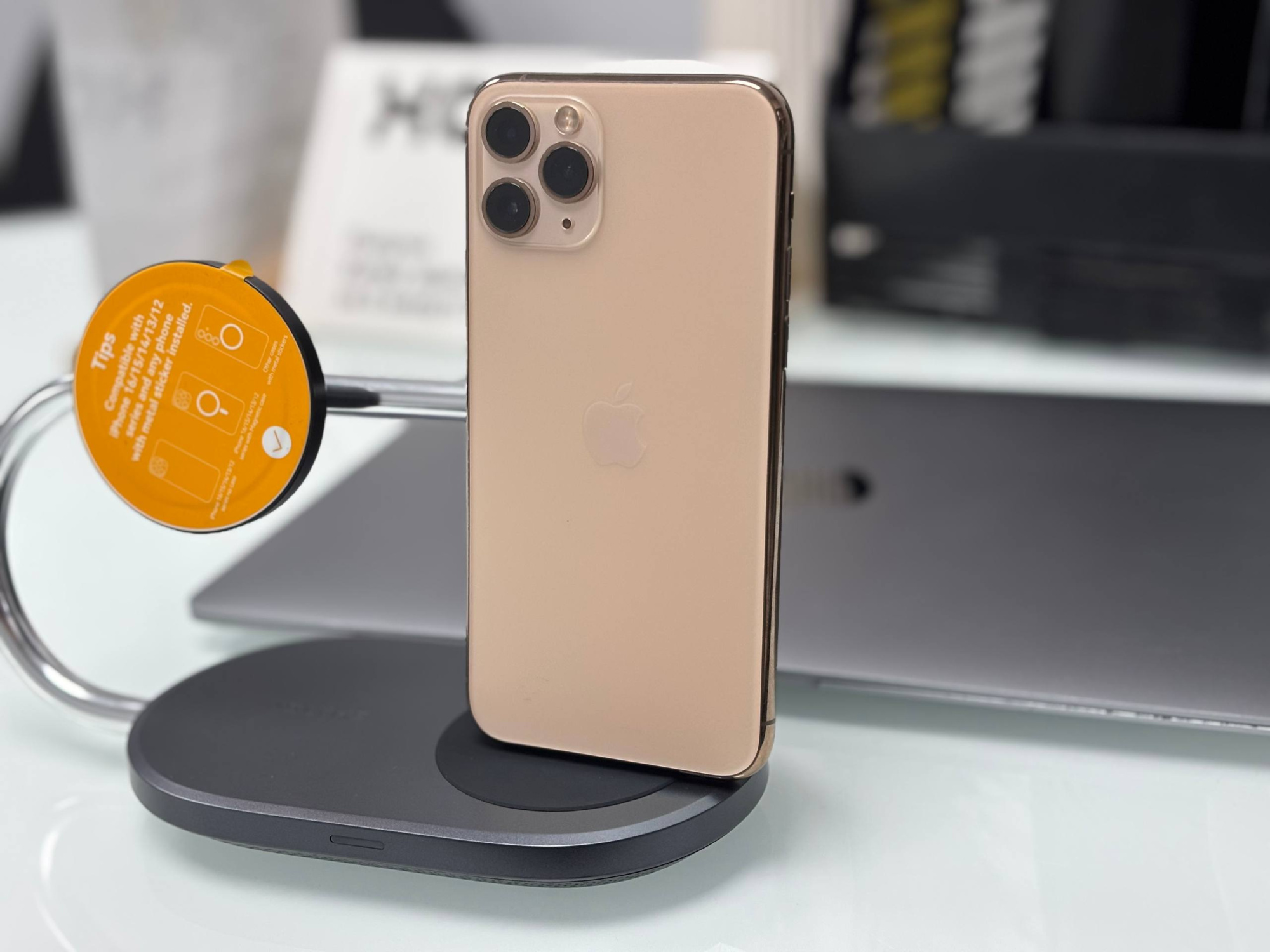iPhone 11 Pro 256Gb Gold (69% / Без коробки) - Б/У . . + +