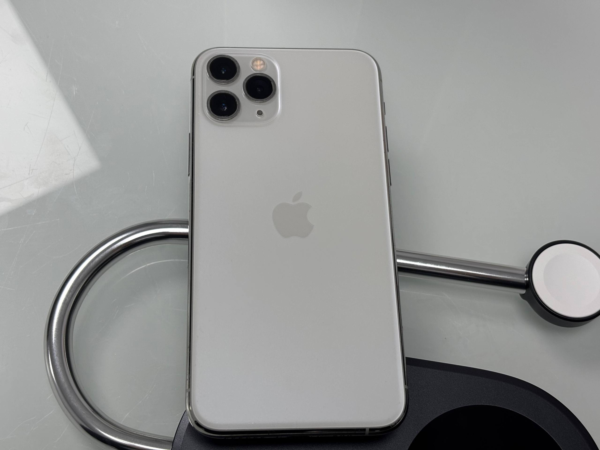 iPhone 11 Pro 64Gb Silver (69%) - Б/У . . +